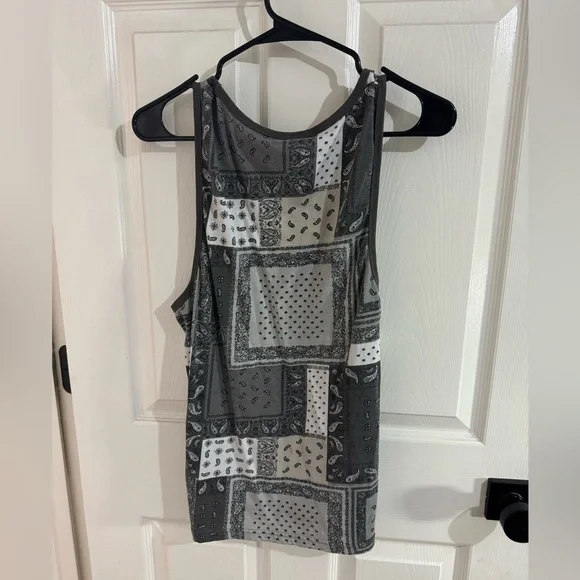 Men’s Tank Top Bundle (5) - Picture 13 of 16